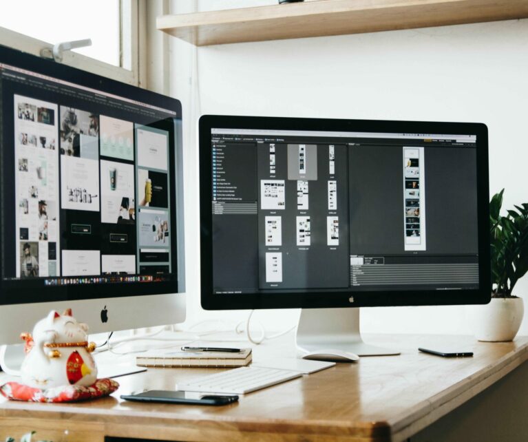 Tworzymy unikalne znaki i systemy wizualne, dzięki którym Twoja marka da się lubić od pierwszego wejrzenia.